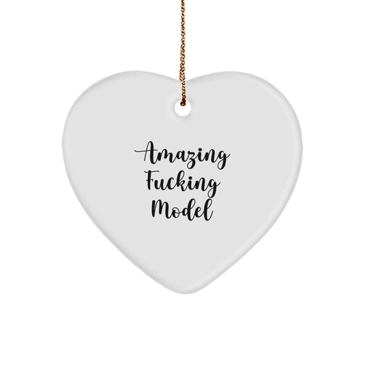 Bold Novelty Model Heart Ornament for Friends Vivid Christmas Gift - Image 1